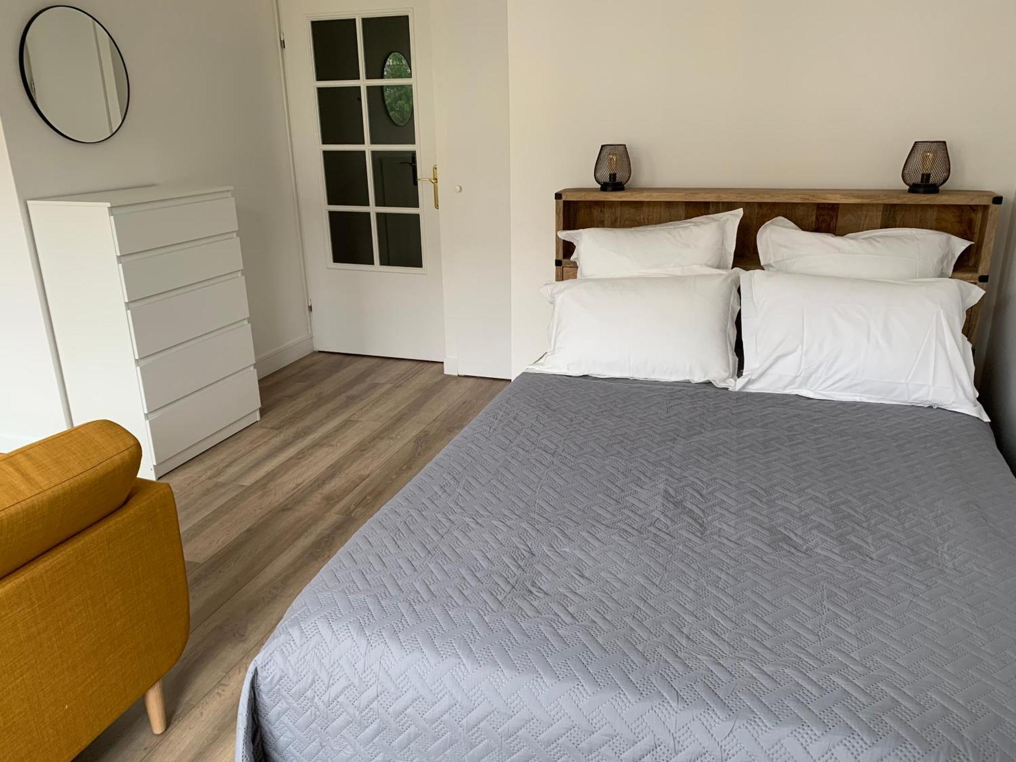 Beautiful Studio Located South Of Paris Bourg-la-Reine Værelse billede